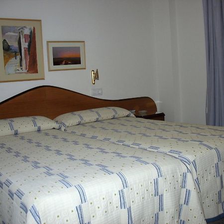 Hostal La Barretina Figueres  Exterior photo