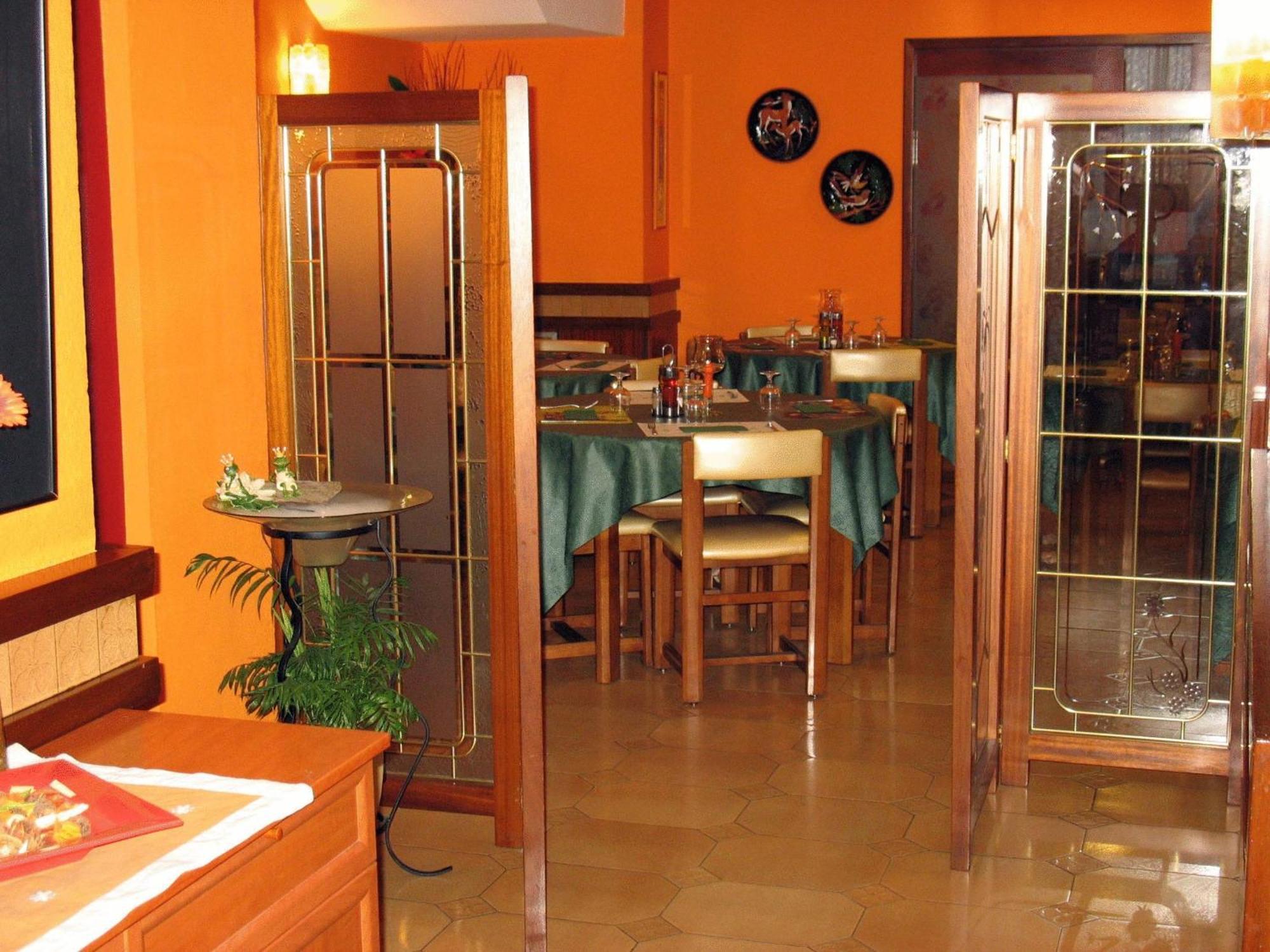 Hostal La Barretina Figueres  Exterior photo