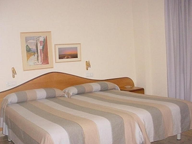 Hostal La Barretina Figueres  Exterior photo
